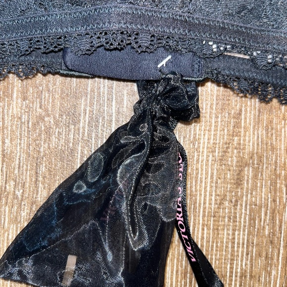 NWOT Victoria’s Secret Black Very Sexy Bralette Lace Lingerie Bra Size small - Picture 2 of 5